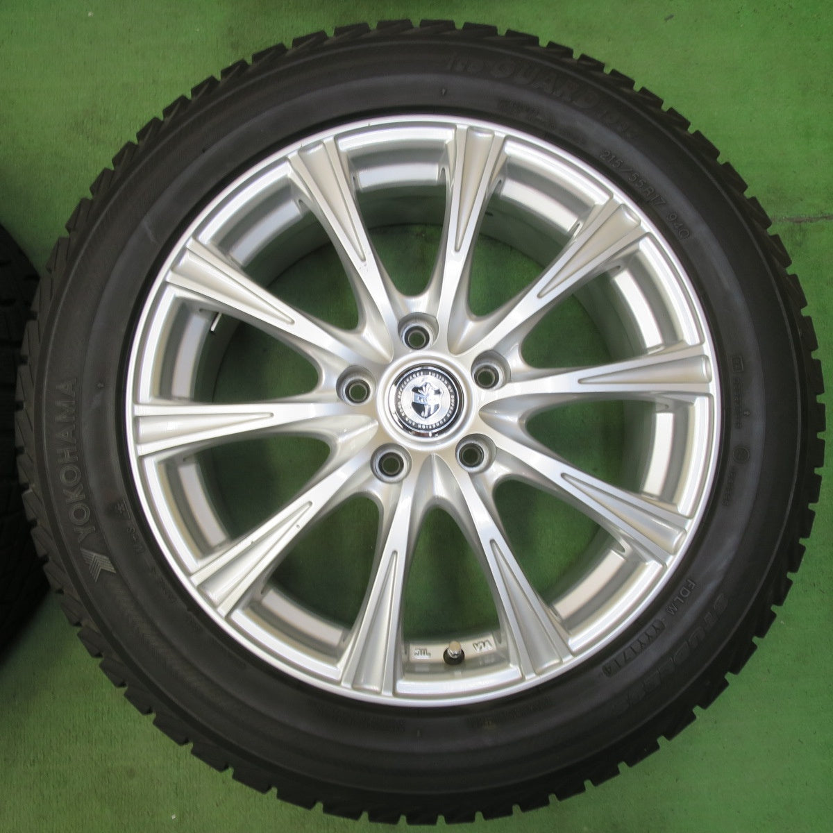 キレイ★スタッドレス 215/55R17 ヨコハマ アイスガード iG30 JOKER ジョーカー 17インチ PCD114.3/5H★5051306イス