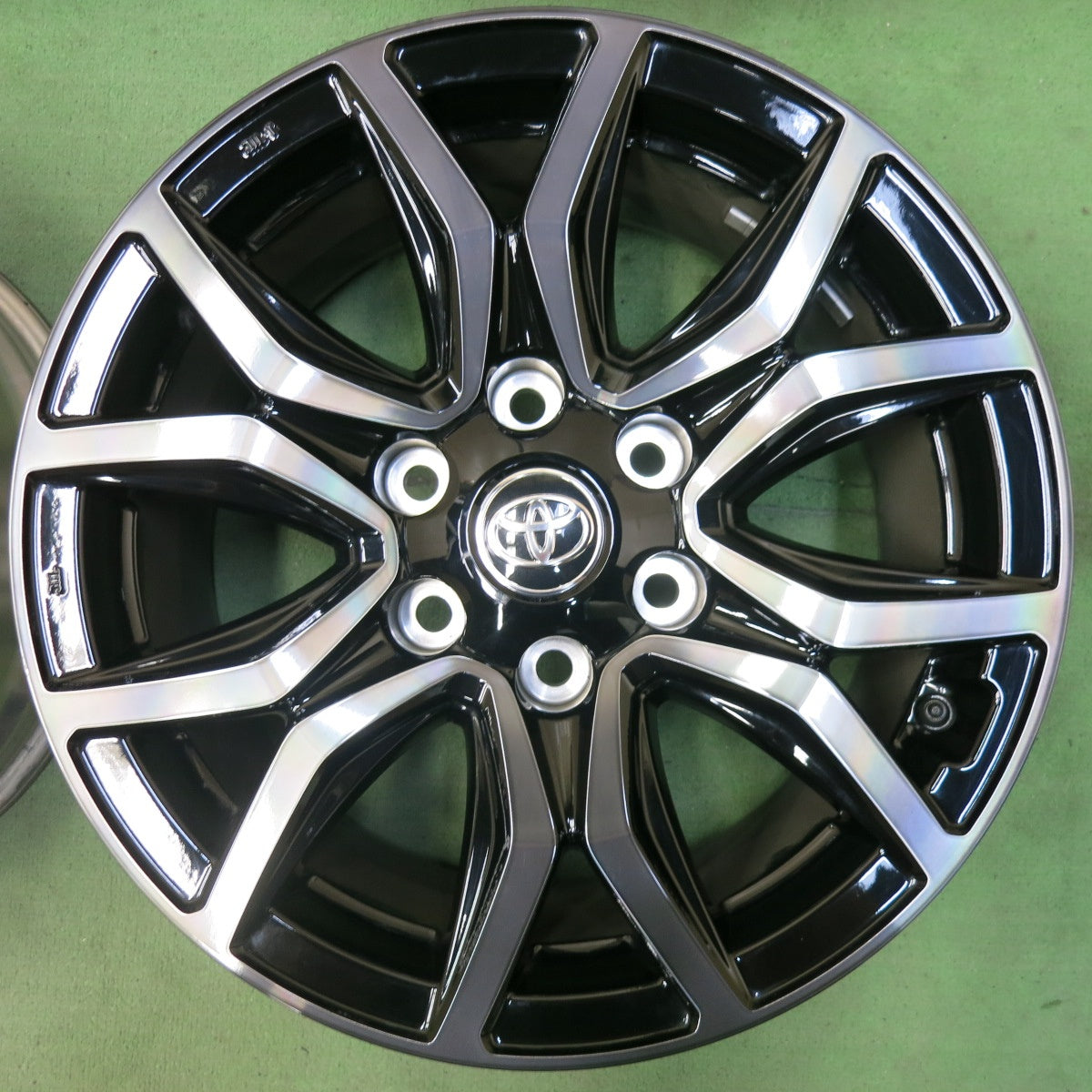 新車外し★トヨタ GUN125 ハイラックス GRスポーツ 純正 ホイール 18インチ 18×7.5J PCD139.7/6H★5052801SYホ