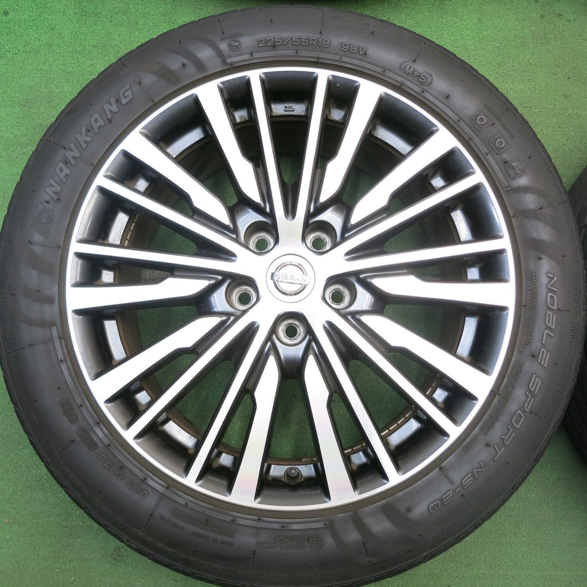 バリ溝!22年!キレイ!9分★日産 E52 エルグランド 純正 225/55R18 ナンカン NOBLE SPORT NS-20 18インチ PCD114.3/5H★5072601HAノ