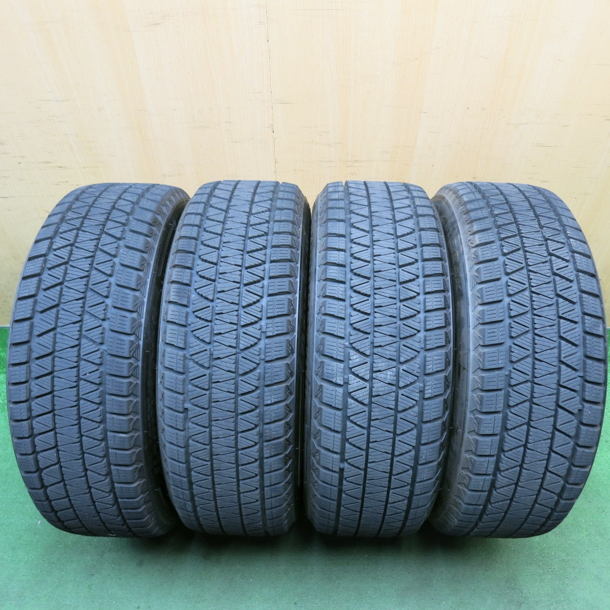 バリ溝!22年!キレイ!9.5分◎スタッドレス 235/60R18 ブリヂストン ブリザック DM-V3 ESTROSA エステローザ 18インチ PCD114.3/5H◎6081412HAス