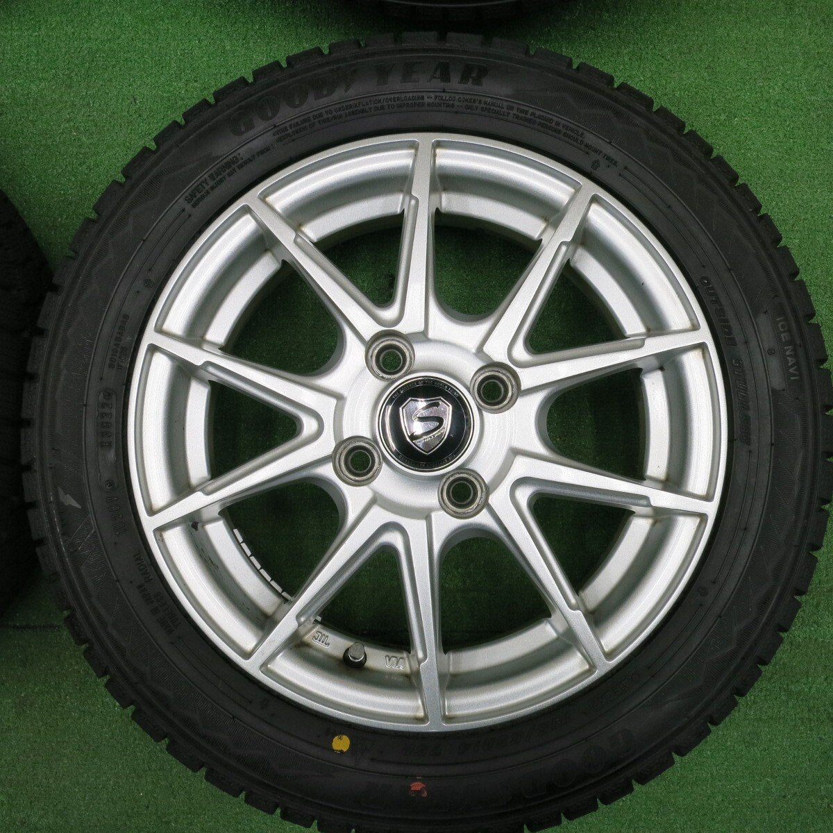 超バリ溝!22年!キレイ!9.5分以上★スタッドレス 155/65R14 グッドイヤー アイスナビ8 STRANGER ストレンジャー 14インチ PCD100/4H★4120901TNス
