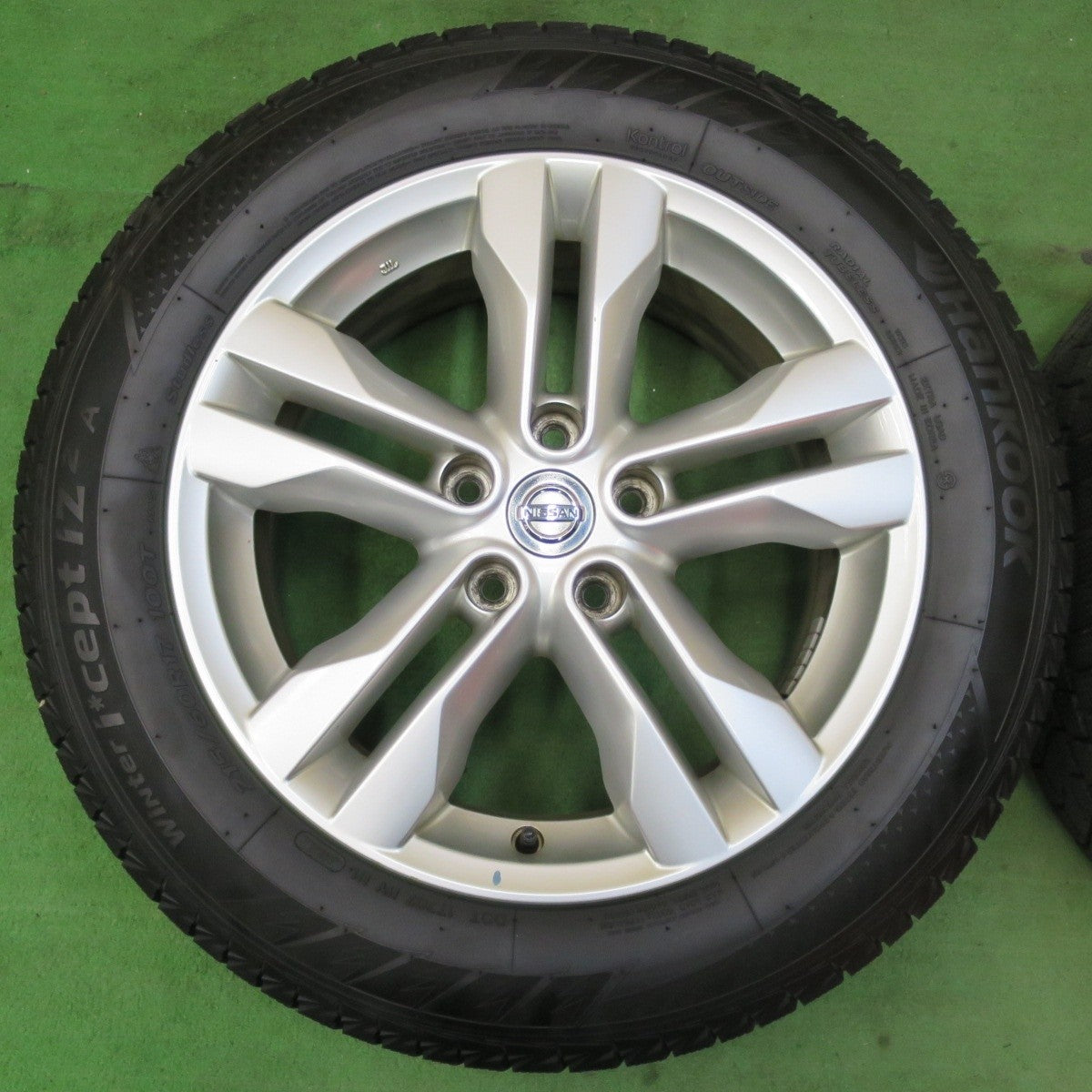 バリ溝!22年!9.5分★日産 T31 エクストレイル 純正 215/60R17 スタッドレス ハンコック ウインター アイセプト IZ2A 17インチ PCD114.3/5H★5011512イス