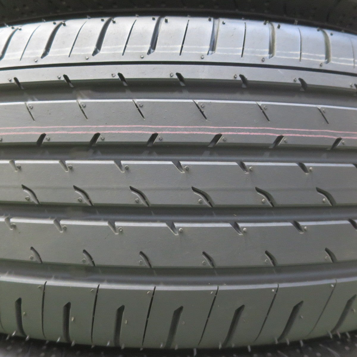 新車外し!26年★225/65R17 ヨコハマ アドバン V03 タイヤ 17インチ 40系 アルファード RAV4 ハリアー CX-5 等★6061209イノタ