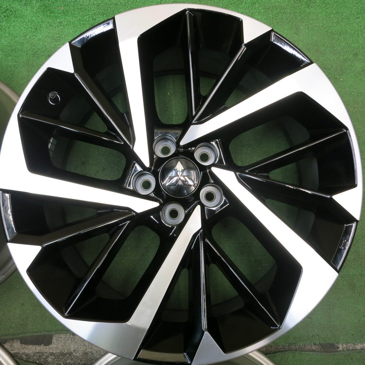 新車外し★三菱 アウトランダー 純正 ホイール 20インチ 20×8J PCD114.3/5H★5092502HAホ