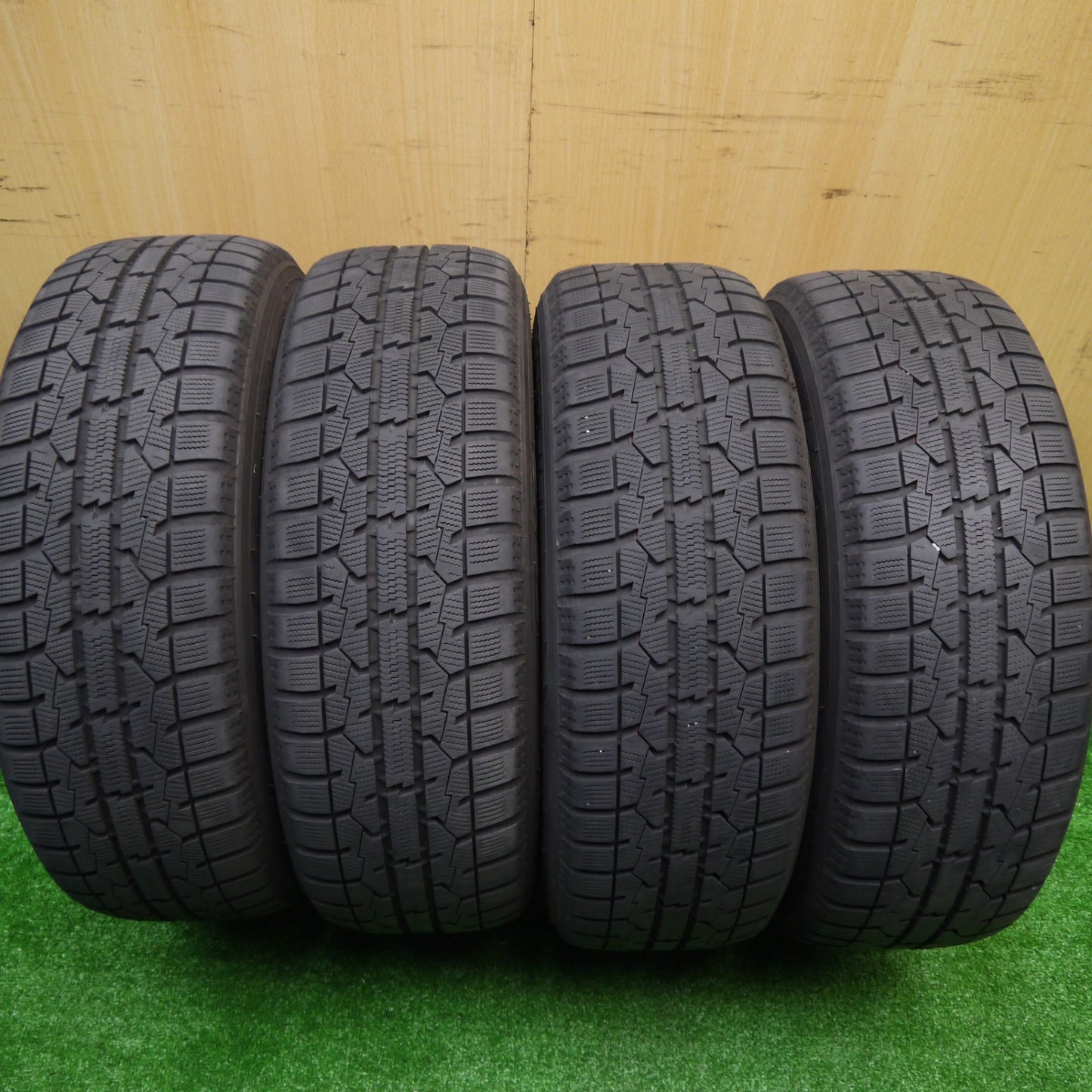 キレイ!23年★シエンタ 等 185/60R15 スタッドレス トーヨー オブザーブ ガリット GIZ ravrion RM01 ラブリオン 15インチ PCD100/5H★5101005Hス