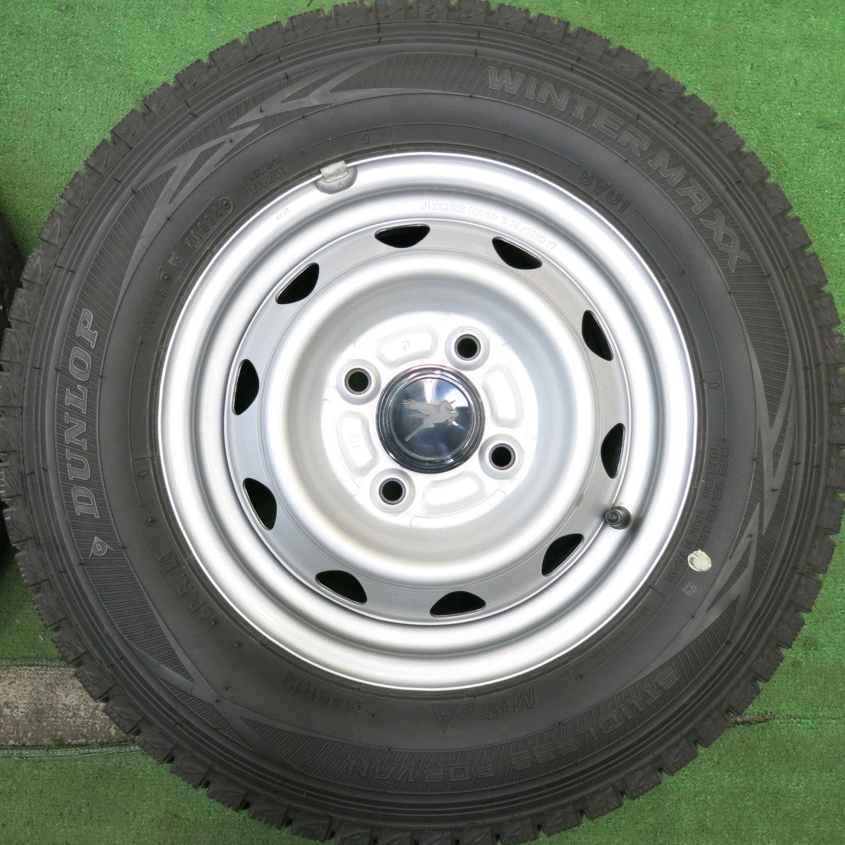 バリ溝!24年!キレイ!ほぼ10分★スタッドレス 145R12 6PR ダンロップ ウインターマックス SV01 スチール ホイール 12インチ PCD100/4H★5053111HAス