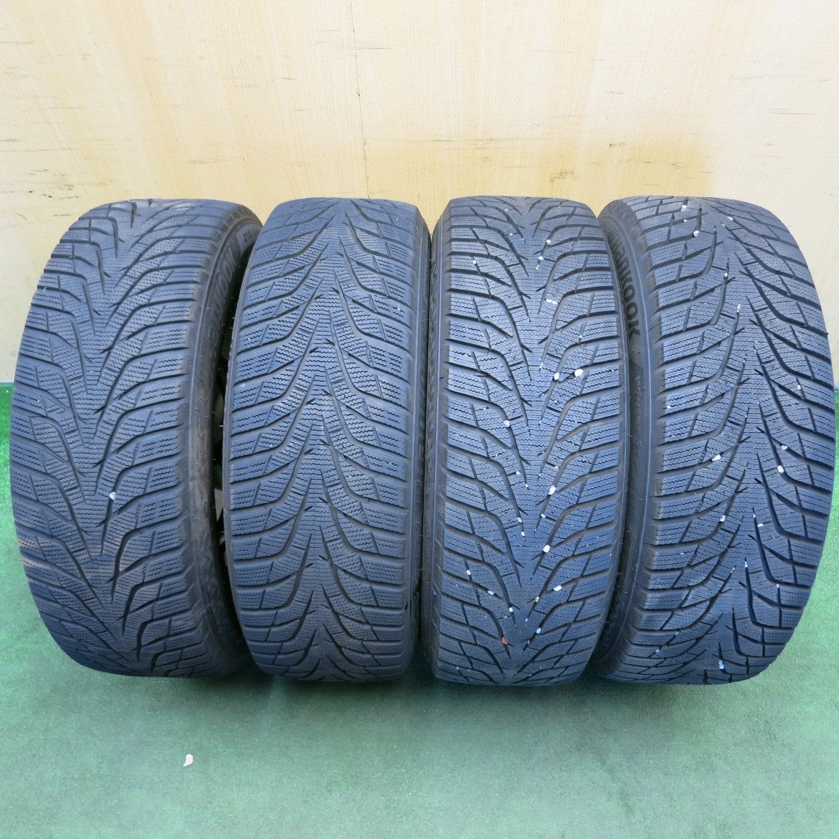 バリ溝!25年!キレイ!ほぼ10分★スタッドレス 215/60R17 ハンコック ウインター アイセプト IZ3 G-SPEED Gスピード 17インチ PCD114.3/5H★6053106HAス