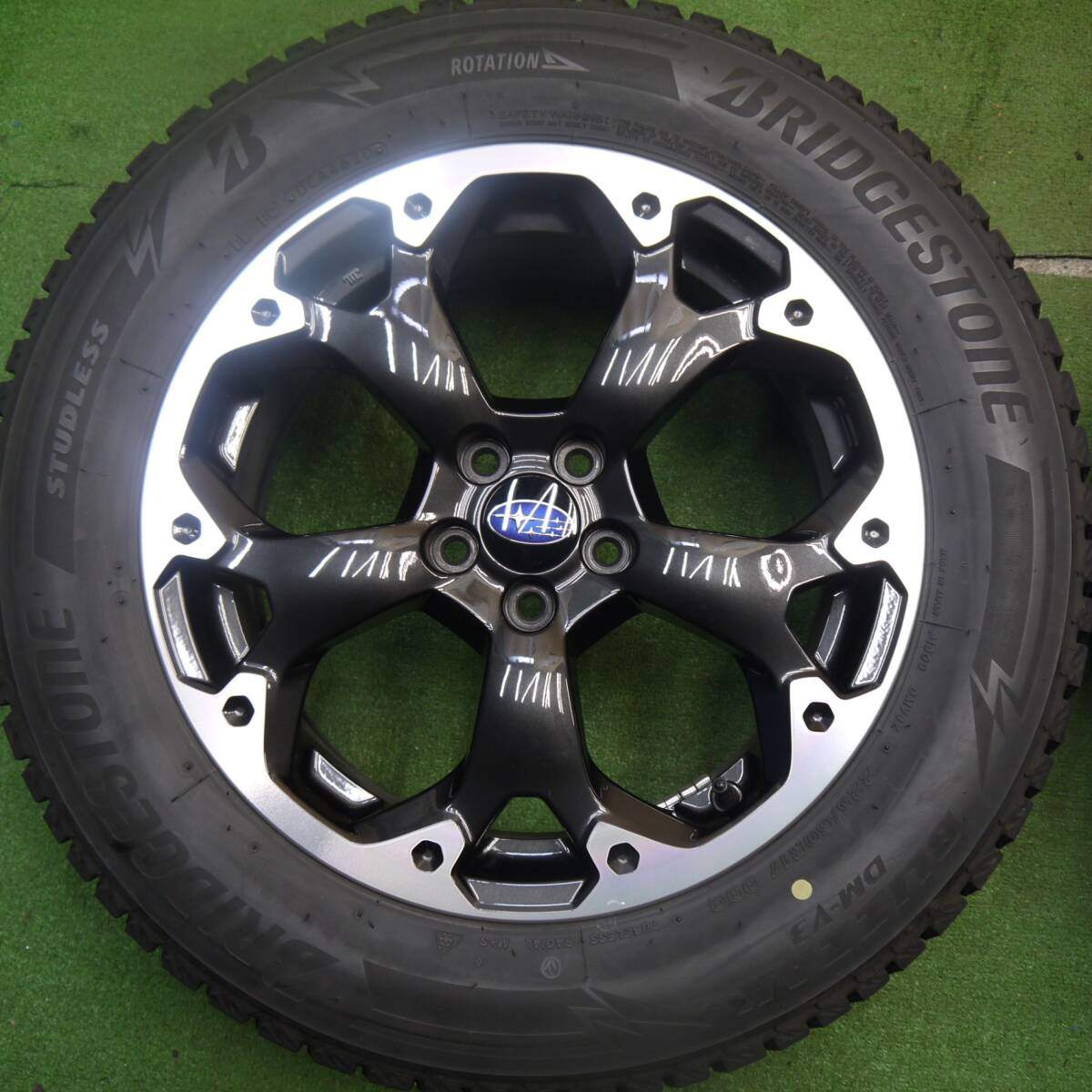 バリ溝!キレイ!9分★スバル XV 純正 225/60R17 スタッドレス ブリヂストン ブリザック DM-V3 17インチ PCD100/5H★5032411Hス
