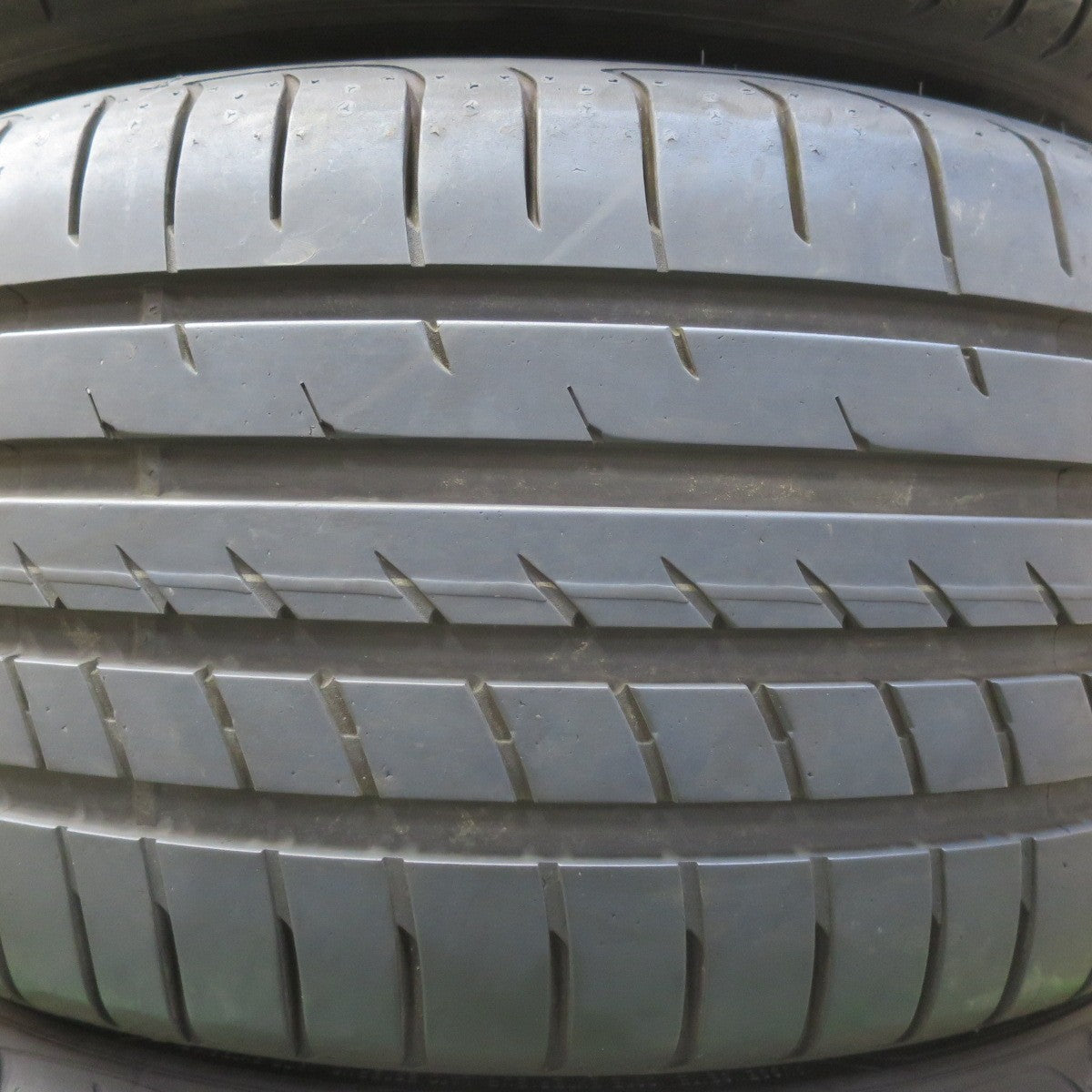 バリ溝!24年!9.5分★235/40R18 グッドイヤー イーグル F1 タイヤ 18インチ シビック スカイライン ランエボ マークX ベンツ 等★5092304イノタ