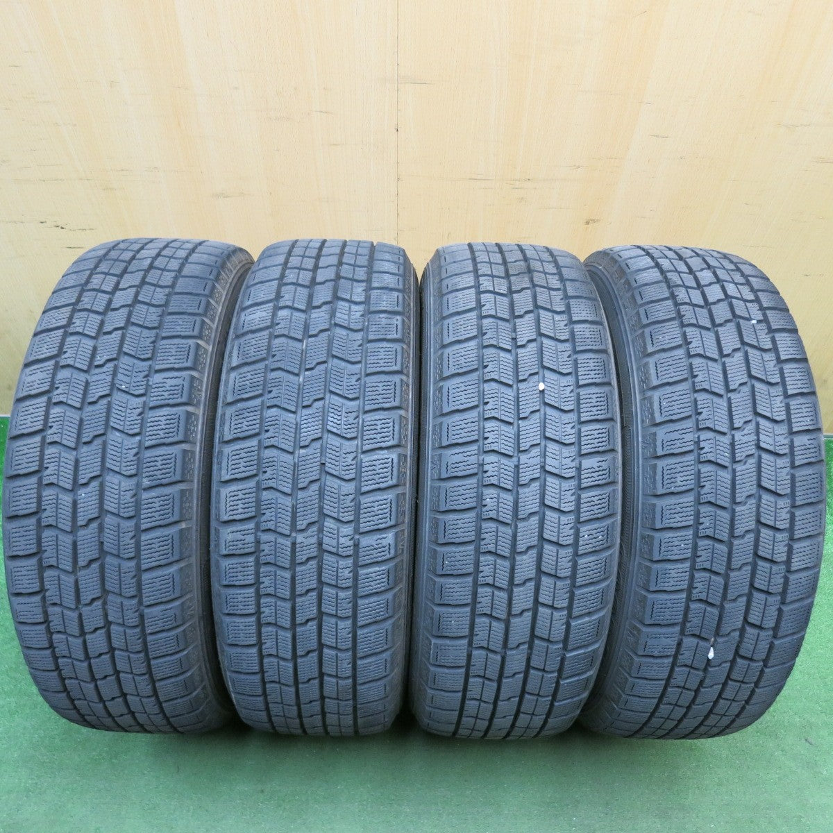 バリ溝!9.5分★スタッドレス 215/55R17 グッドイヤー アイスナビ7 SCHNEIDER MiD シュナイダー 17インチ PCD114.3/5H★6042605HAス