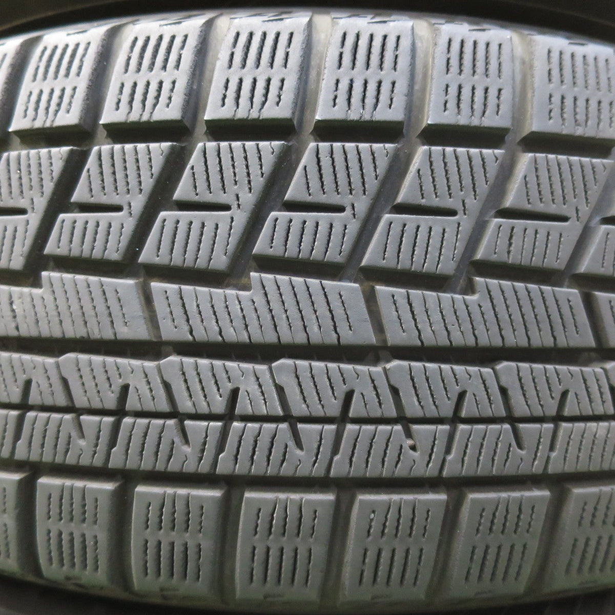 バリ溝!9分★スタッドレス 215/65R16 ヨコハマ アイスガード iG60 Exceeder エクシーダー 16インチ PCD114.3/5H★5060501イス