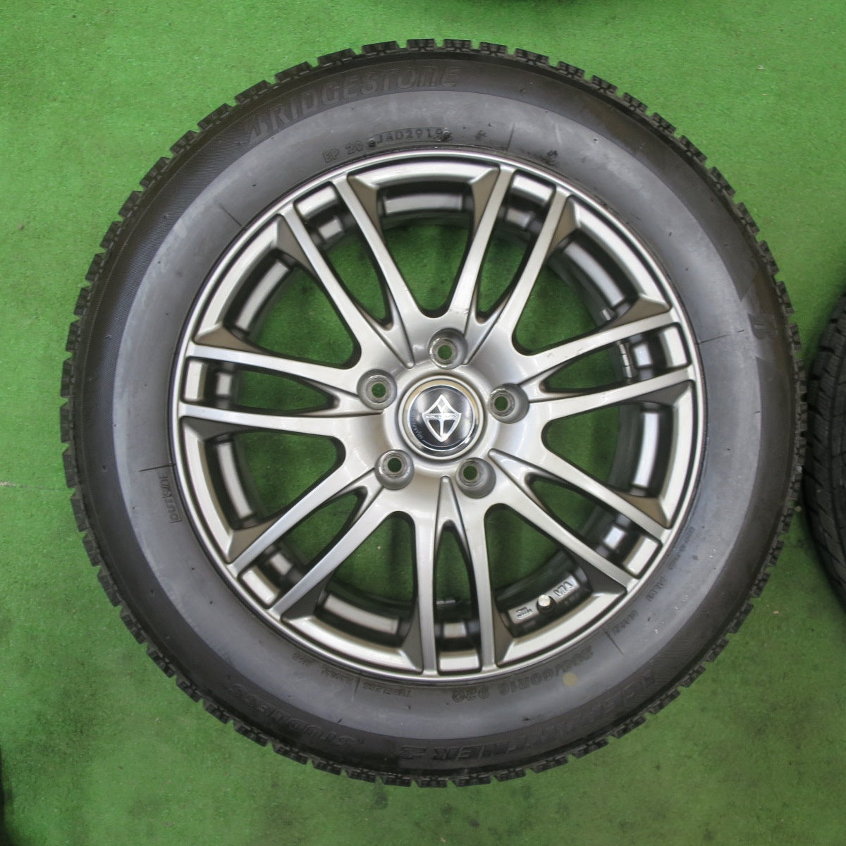 キレイ★スタッドレス 205/60R16 ブリヂストン アイスパートナー2 VELVA ヴェルヴァ 16インチ PCD114.3/5H★5090403TTス