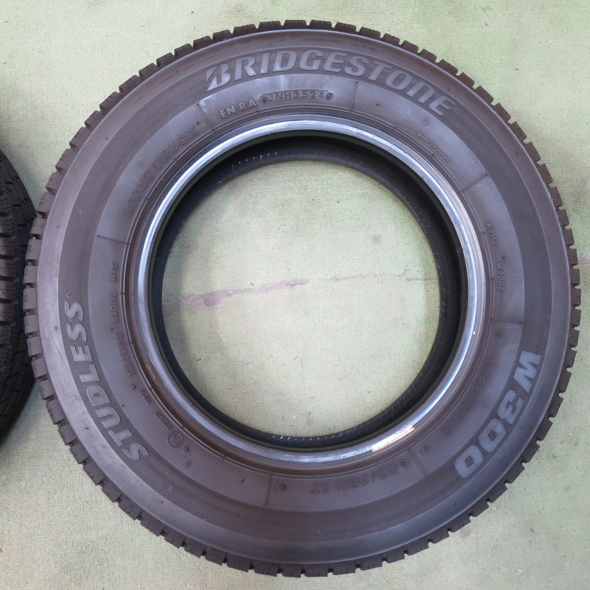 4本価格!24年◎スタッドレス 145/80R12 80/78N ブリヂストン W300 タイヤ 12インチ 軽トラック 軽バン エブリィ キャリイ ハイゼット 等◎6101303イスタ