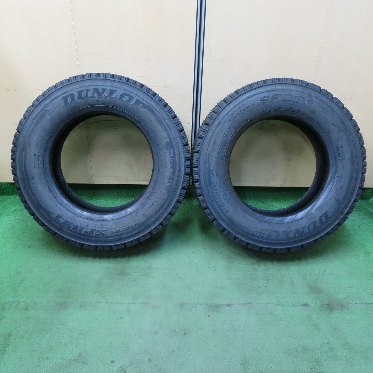 未使用!24年!2本★トラック タイヤ 245/70R19.5 136/134J スタッドレス ダンロップ デクテス SP081 DECTES 19.5インチ★5063003イスタ