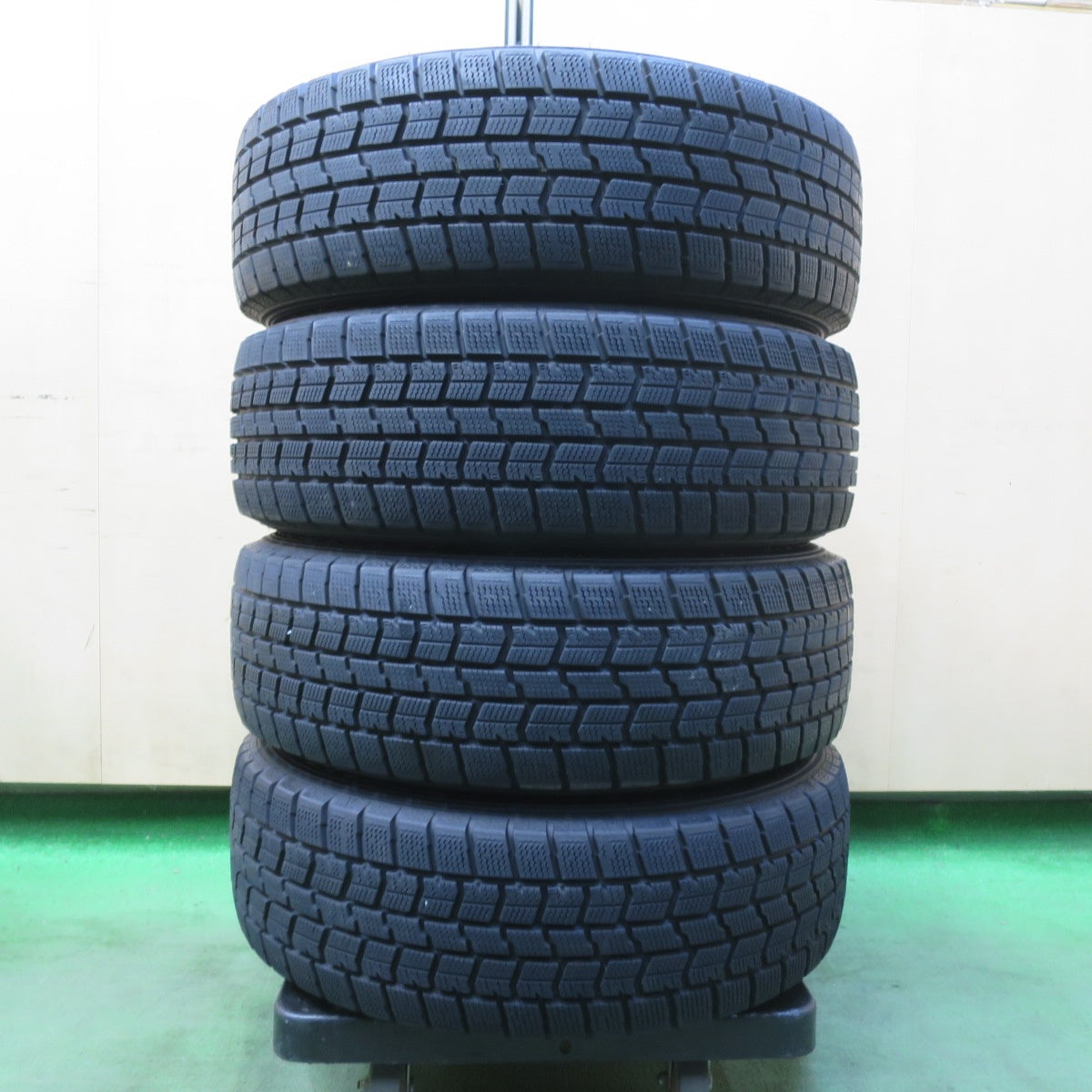 バリ溝!22年!キレイ!9分★スタッドレス 185/60R15 グッドイヤー アイスナビ7 MRT premium 15インチ PCD100/4H★5111409イス