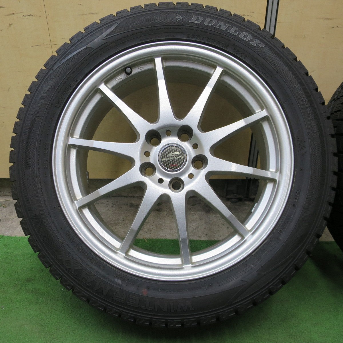 バリ溝!24年!キレイ!9.5分◎スタッドレス 235/50R18 ダンロップ ウインターマックス WM02 SCHNEIDER ATECH シュナイダー 18インチ PCD114.3/5H◎6102306NGス