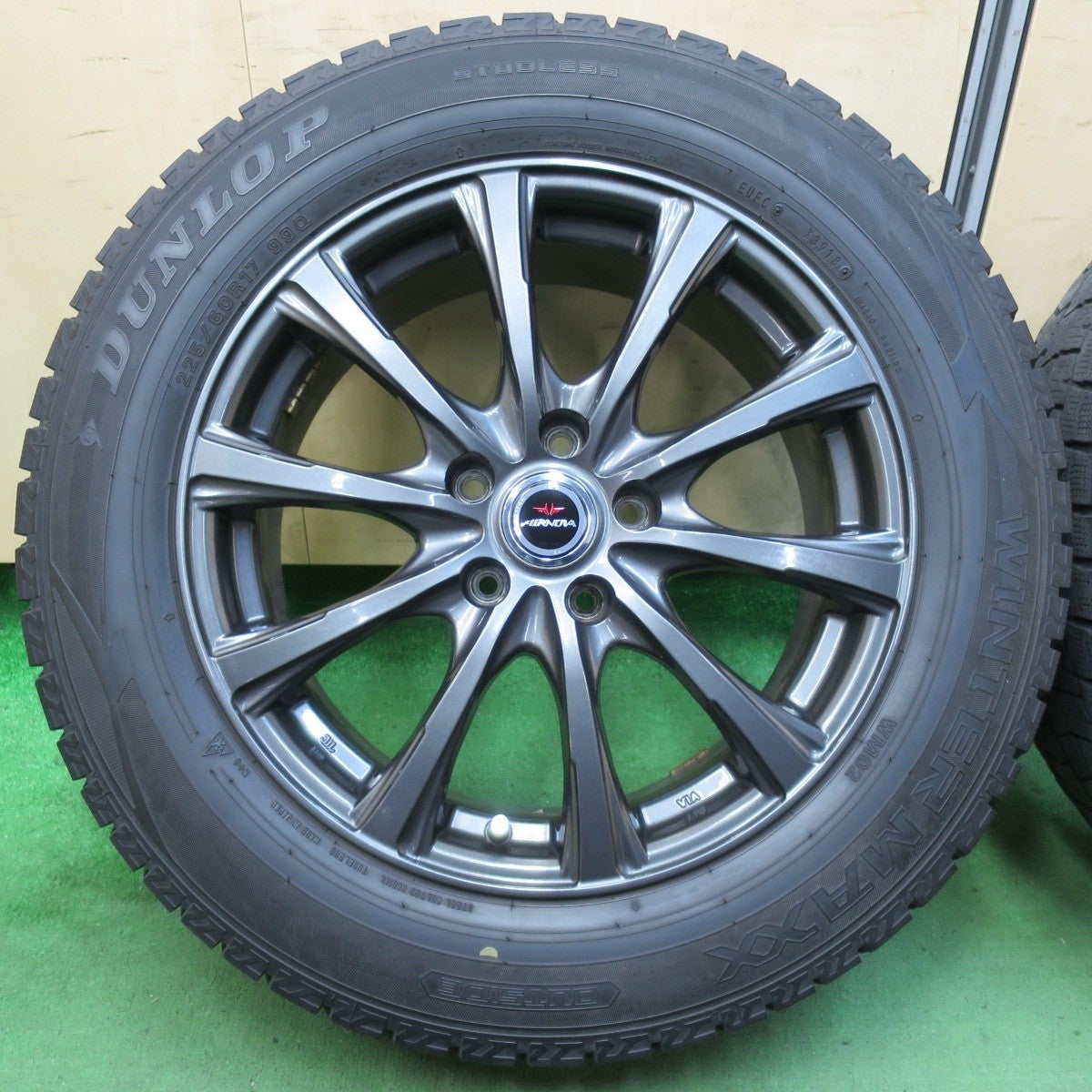 キレイ★スタッドレス 225/60R17 ダンロップ ウインターマックス WM02 AIRNOVA エアノヴァ 17インチ PCD114.3/5H★5020306イス