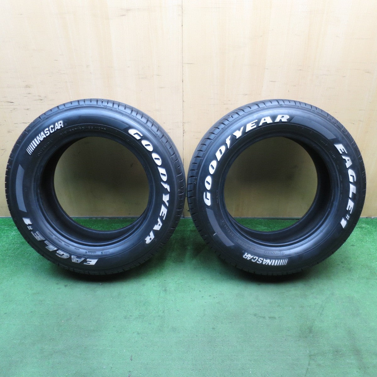 2本価格!22年★215/65R16C 109/107R グッドイヤー イーグル #1 ナスカー ホワイトレター EAGLE NASCAR タイヤ ハイエース 等★5072101NJノ