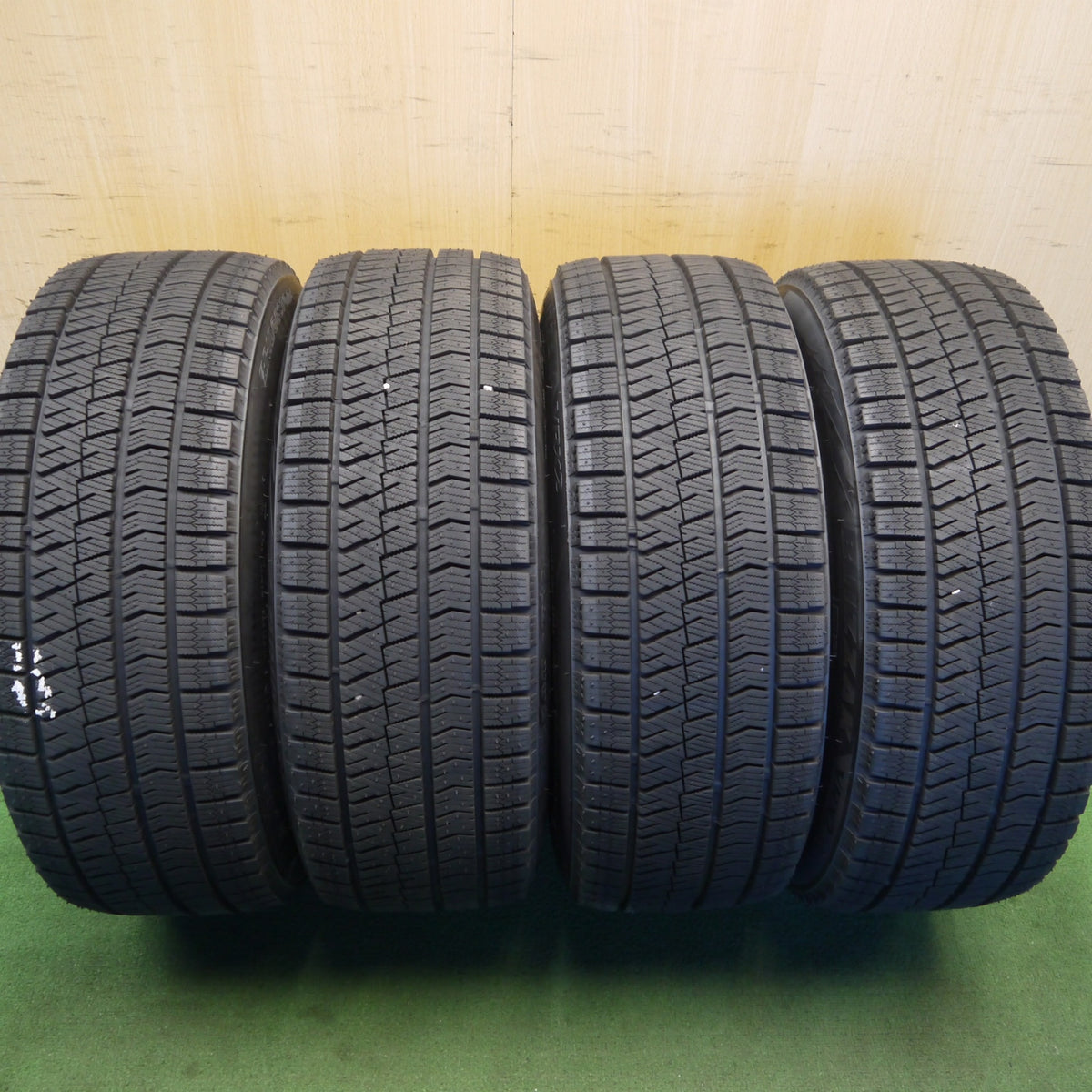 バリ溝!キレイ!9.5分◎LEONIS AR 225/45R18 スタッドレス ブリヂストン ブリザック VRX2 レオニス 18インチ PCD114.3/5H◎6082404Hス