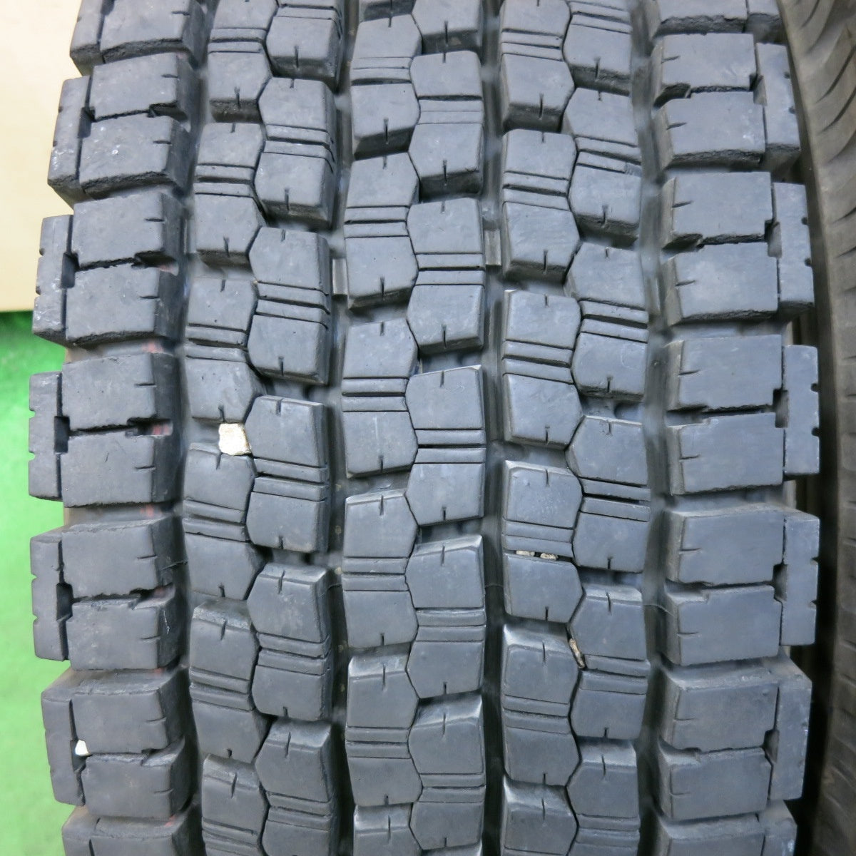 バリ溝!24年!9.5分★トラック タイヤ 215/70R17.5 123/121J スタッドレス ブリヂストン W999 17.5インチ★5070410SYスタ