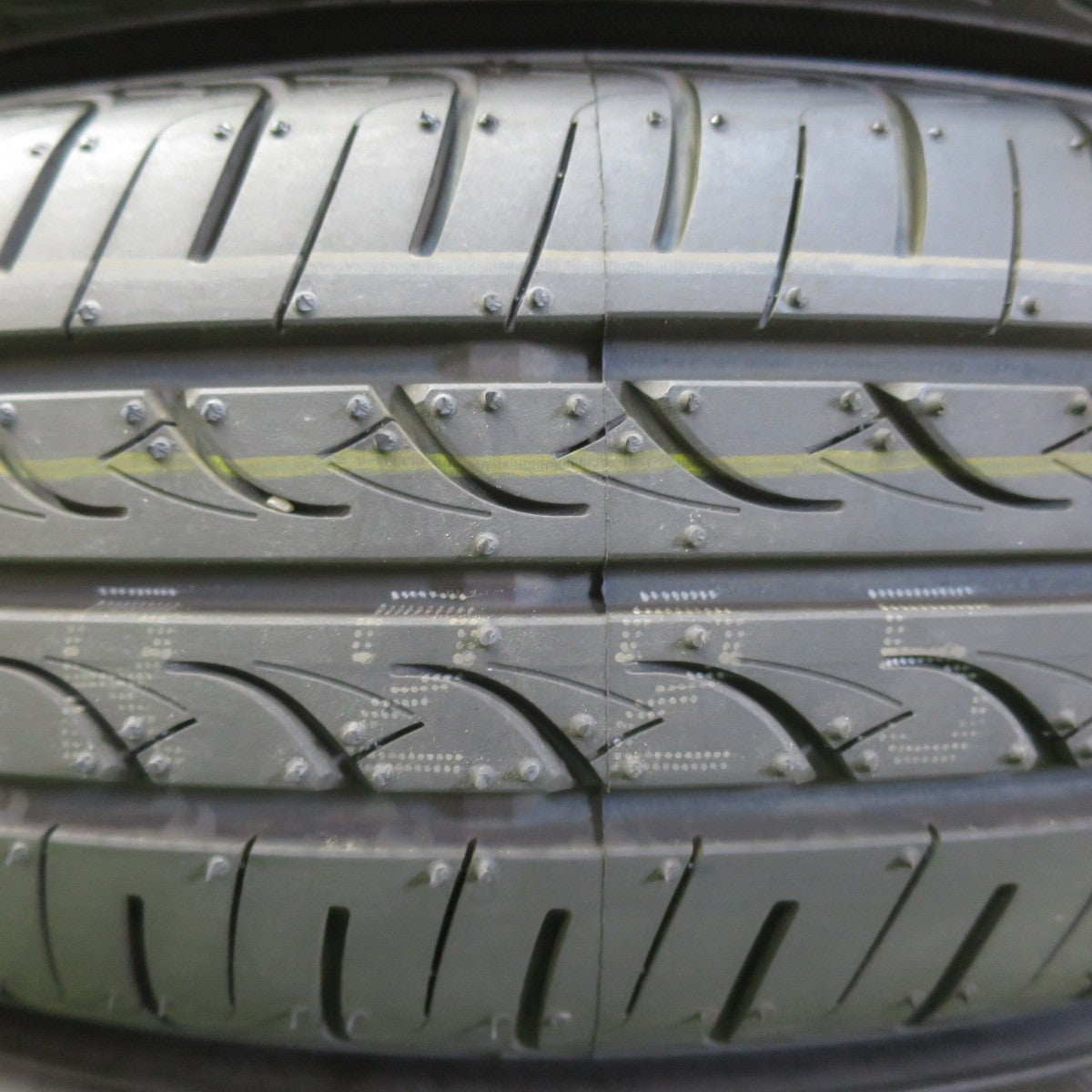 新車外し!24年★155/65R14 ヨコハマ ブルーアース AE01K タイヤ 14インチ N-BOX WGN デイズ サクラ ワゴンR タント ウェイク 等★5052902イノタ