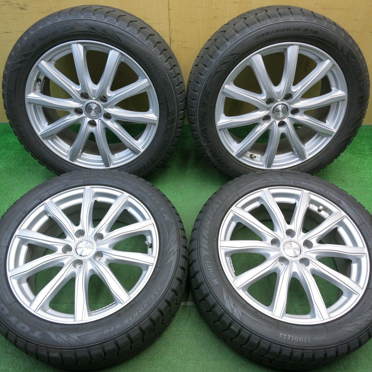 バリ溝!キレイ!9.5分★スタッドレス 235/50R18 トーヨー ウインター トランパス TX JOKER ジョーカー 18インチ PCD114.3/5H★5032103NJス