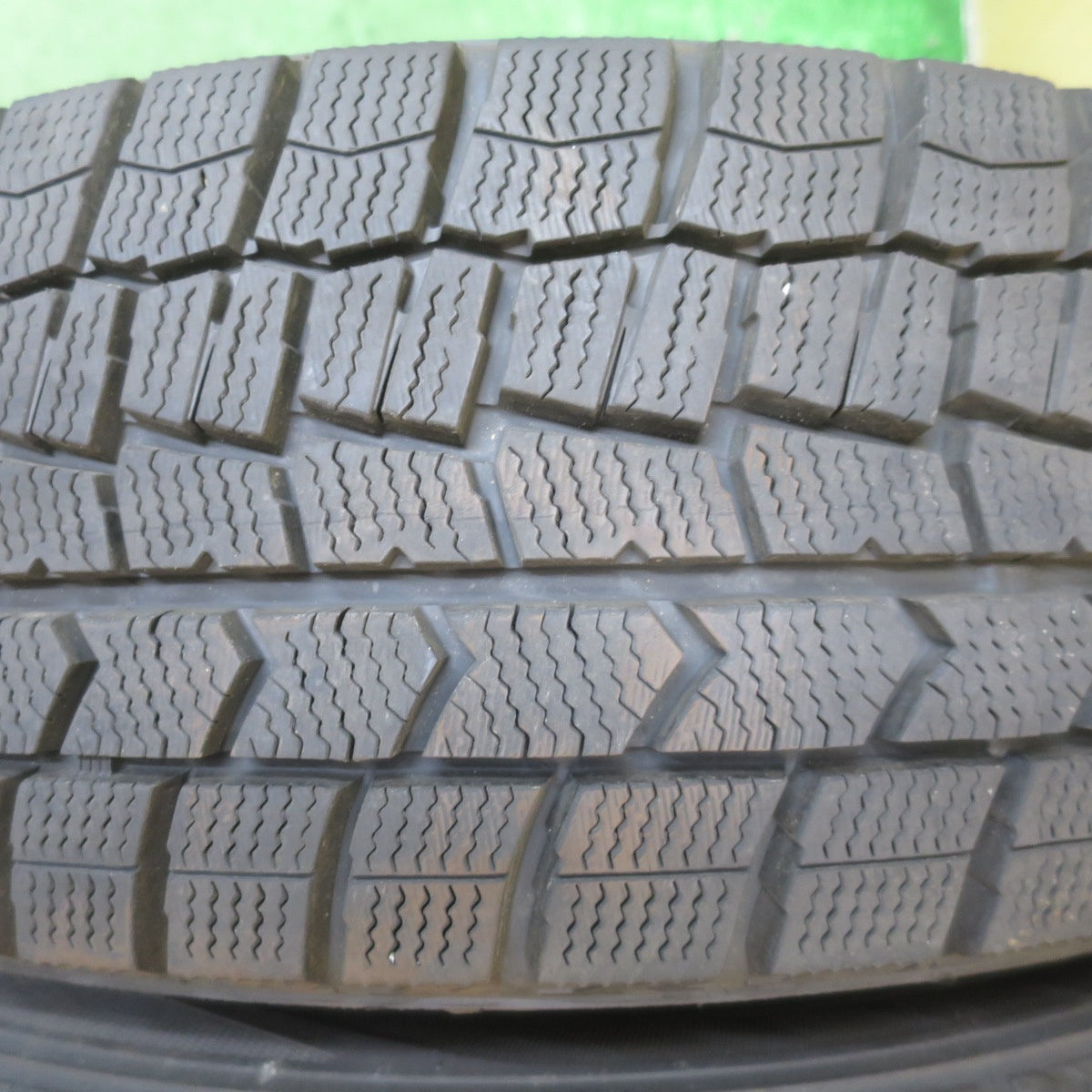 バリ溝!23年!9.5分以上★シエンタ 等 185/60R15 スタッドレス ダンロップ ウインターマックス WM02 Valette 15インチ PCD100/5H★5093002NJス
