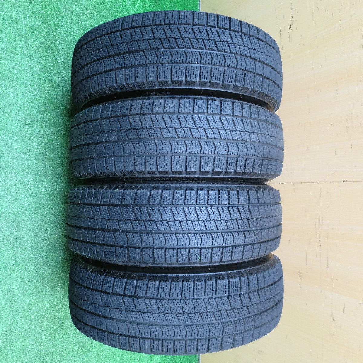 バリ溝!24年!キレイ!9.5分★プリウス 等 195/65R15 スタッドレス ブリヂストン ブリザック VRX2 JOKER ジョーカー 15インチ PCD100/5H★5102203NJス