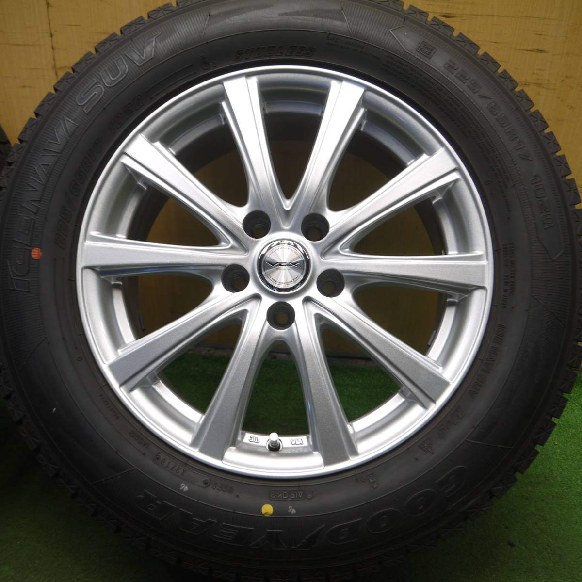 超バリ溝!キレイ!ほぼ10分★スタッドレス 225/65R17 グッドイヤー アイスナビ SUV V.E.X. VEX PCD114.3/5H★4022709Hス