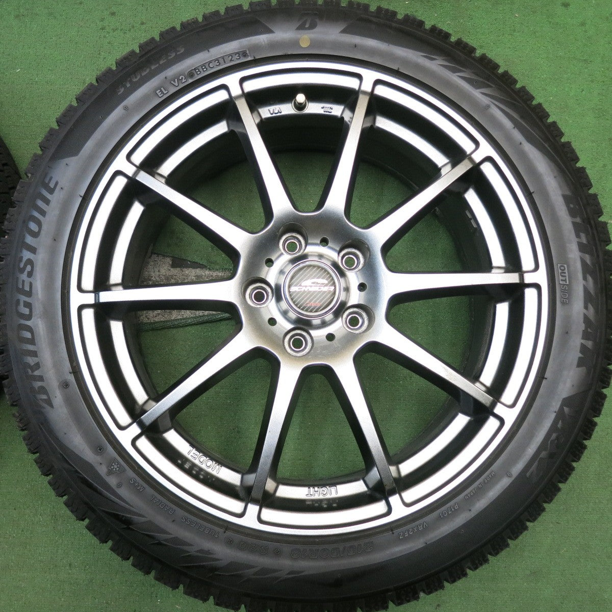 バリ溝!23年!キレイ!9.5分★スタッドレス 215/50R18 ブリヂストン ブリザック VRX2 SCHNEIDER シュナイダー 18インチ PCD114.3/5H★5092009HAス