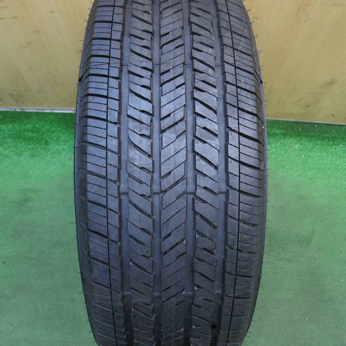 新車外し!22年!1本◎JEEP ジープ JL ラングラー アンリミテッド サハラ 純正 255/70R18 ブリヂストン デューラー H/T 685 スペア 18インチ PCD127/5H◎6091106KKノ