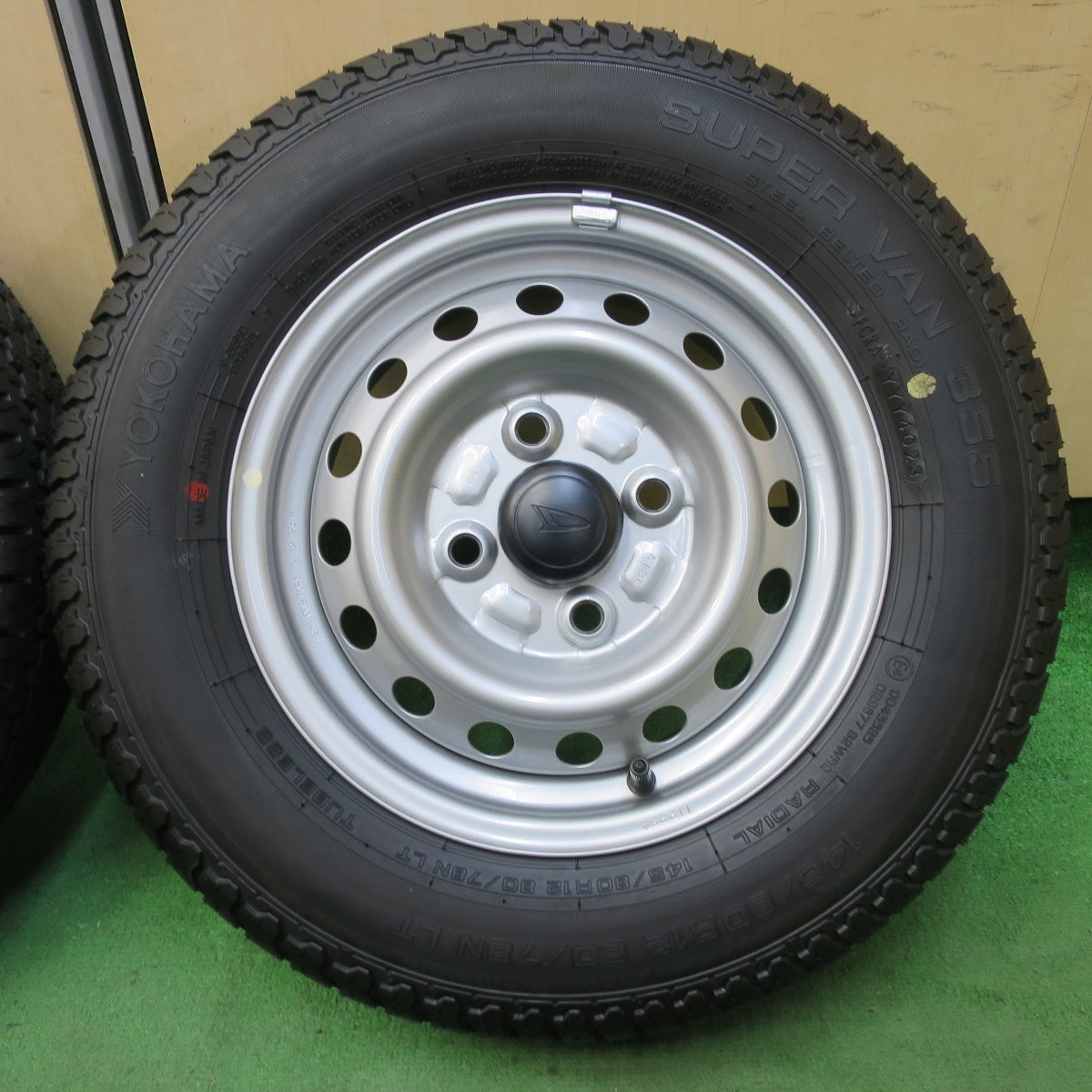 新車外し!23年★ダイハツ ハイゼット 純正 スチール 145/80R12 80/78N ヨコハマ SUPER VAN 355 12インチ PCD100/4H★5053004イノ