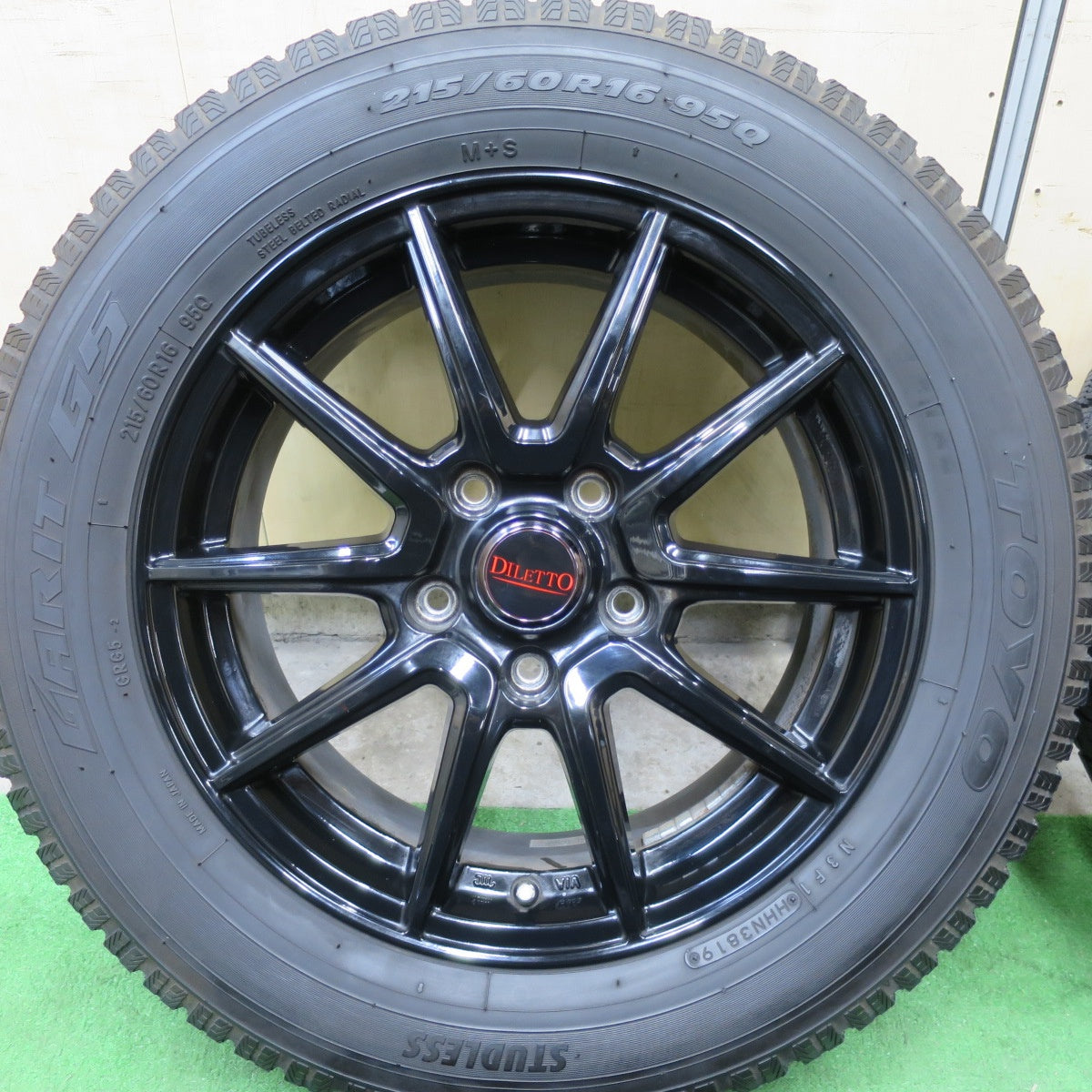 バリ溝!キレイ!9.5分★スタッドレス 215/60R16 トーヨー ガリット G5 DILETTO ディレット 16インチ PCD114.3/5H★5052802TTス