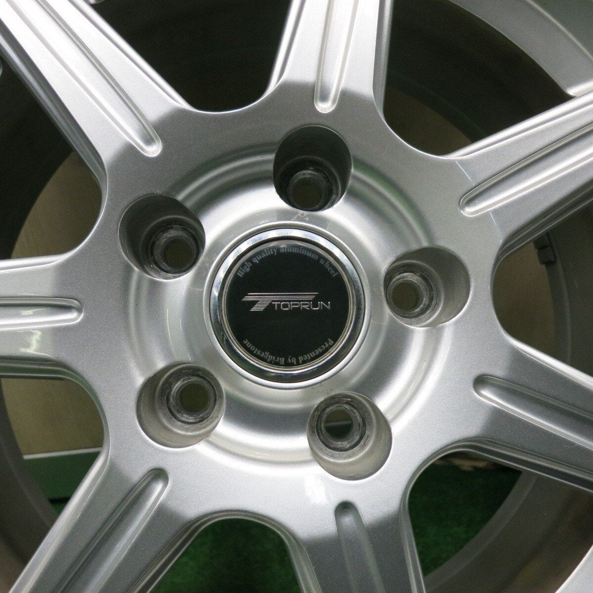バリ溝!キレイ!9分★スタッドレス 225/70R16 ブリヂストン ブリザック DM-V1 TOPRUN トップラン 16インチ PCD114.3/5H★5020305TNス