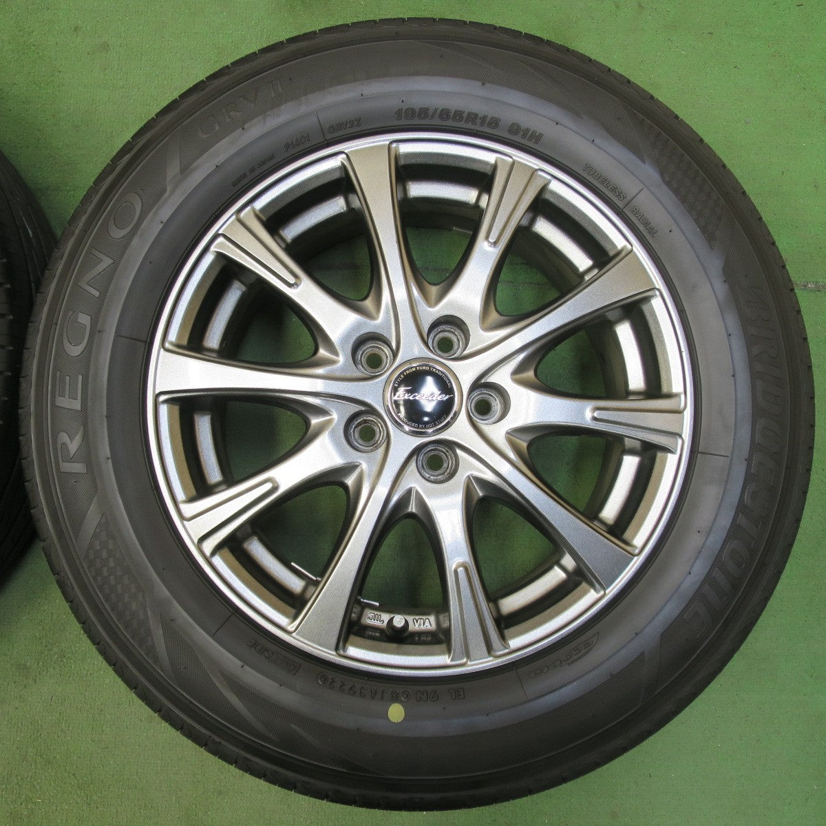 バリ溝!22年!キレイ!9.5分★プリウス 等 195/65R15 ブリヂストン レグノ GRV2 Exceeder エクシーダー 15インチ PCD100/5H★5092915イノ