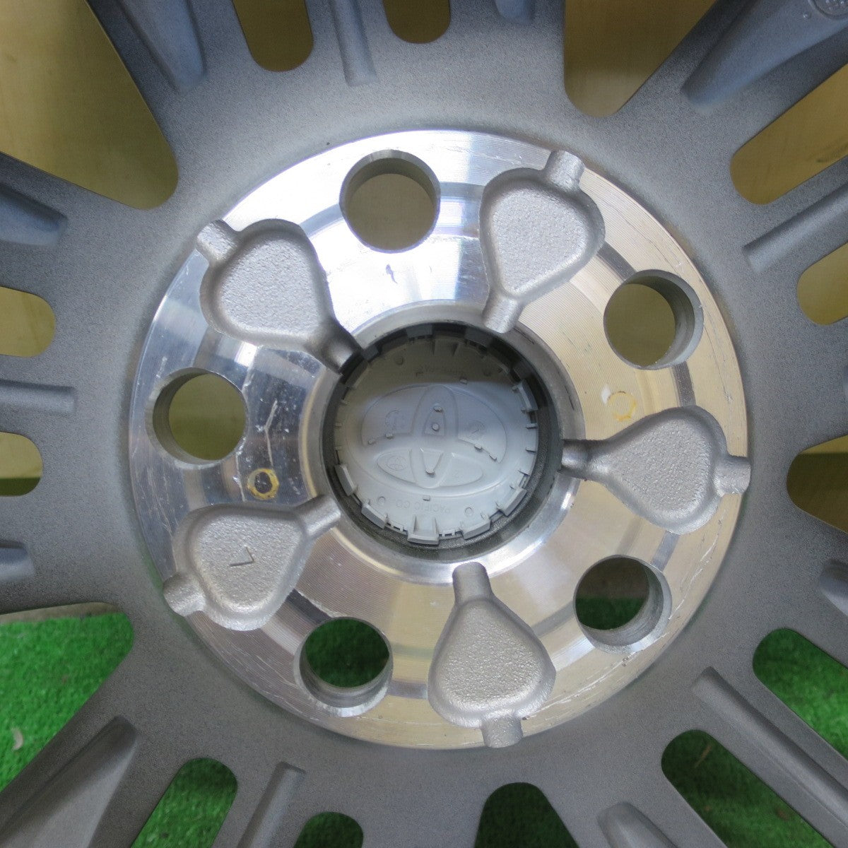 新車外し★トヨタ 40系 アルファード Zグレード 純正 ホイール 18インチ 18×7J PCD120/5H★6061401イホ