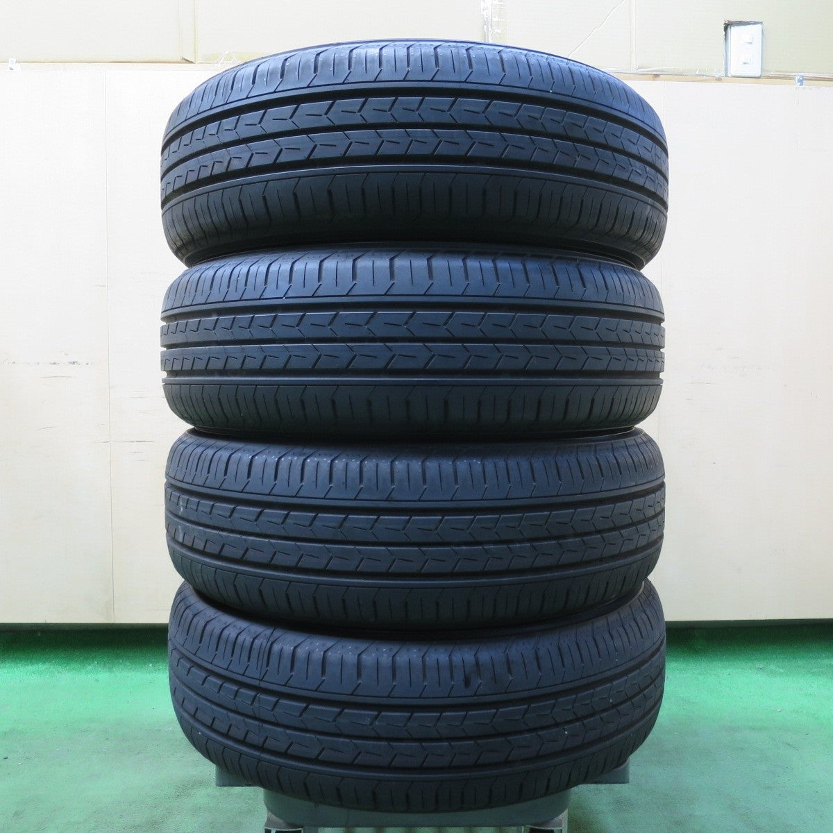 新車外し 24年★185/60R16 ヨコハマ BluEarth-FE AE30 16インチ アクア ラクティス フィット ノート マツダ2等★5040408イノタ