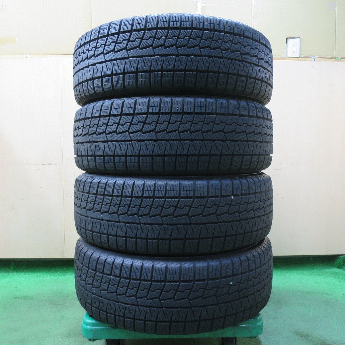 バリ溝!23年!キレイ!9.5分以上★スタッドレス 225/55R19 ヨコハマ アイスガード iG70 VELVA SPORTZ ヴェルヴァ 19インチ PCD114.3/5H★5020105イス