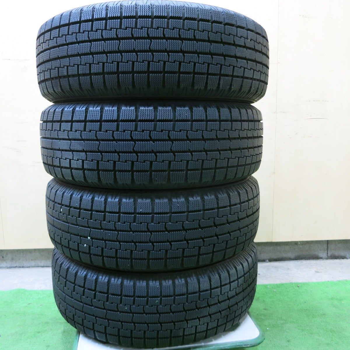 バリ溝!9.5分以上★トヨタ シエンタ 純正 スチール 185/60R15 スタッドレス アイスフロンテージ トーヨー 15インチ PCD100/5H★5041604ナス