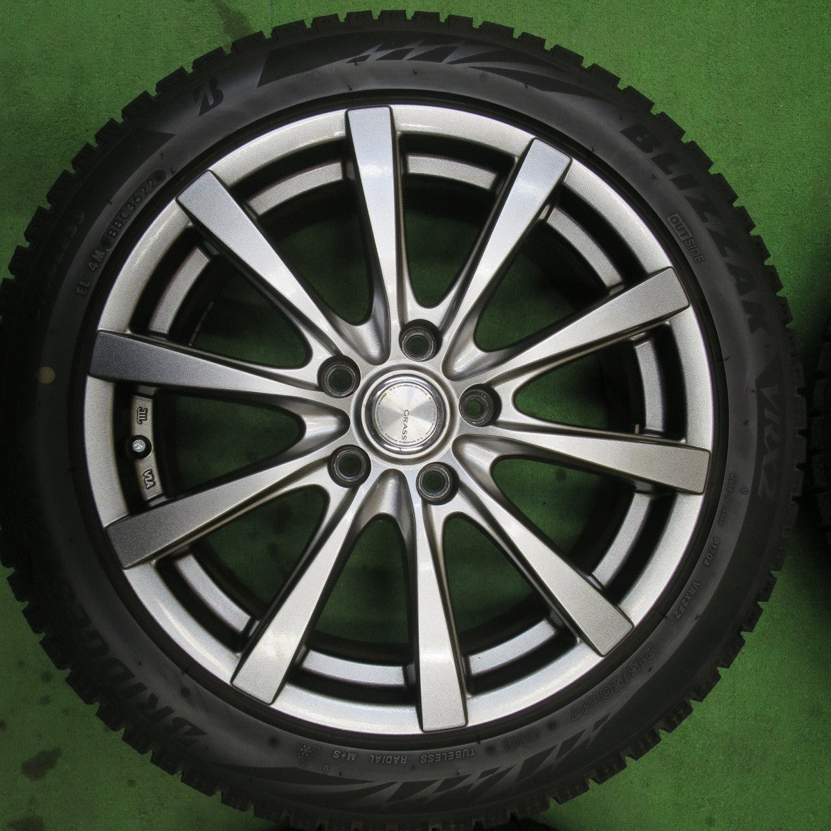バリ溝!22年!キレイ!9.5分★スタッドレス 215/50R17 ブリヂストン ブリザック VRX2 GRASS グラス 17インチ PCD114.3/5H★5051302TTス