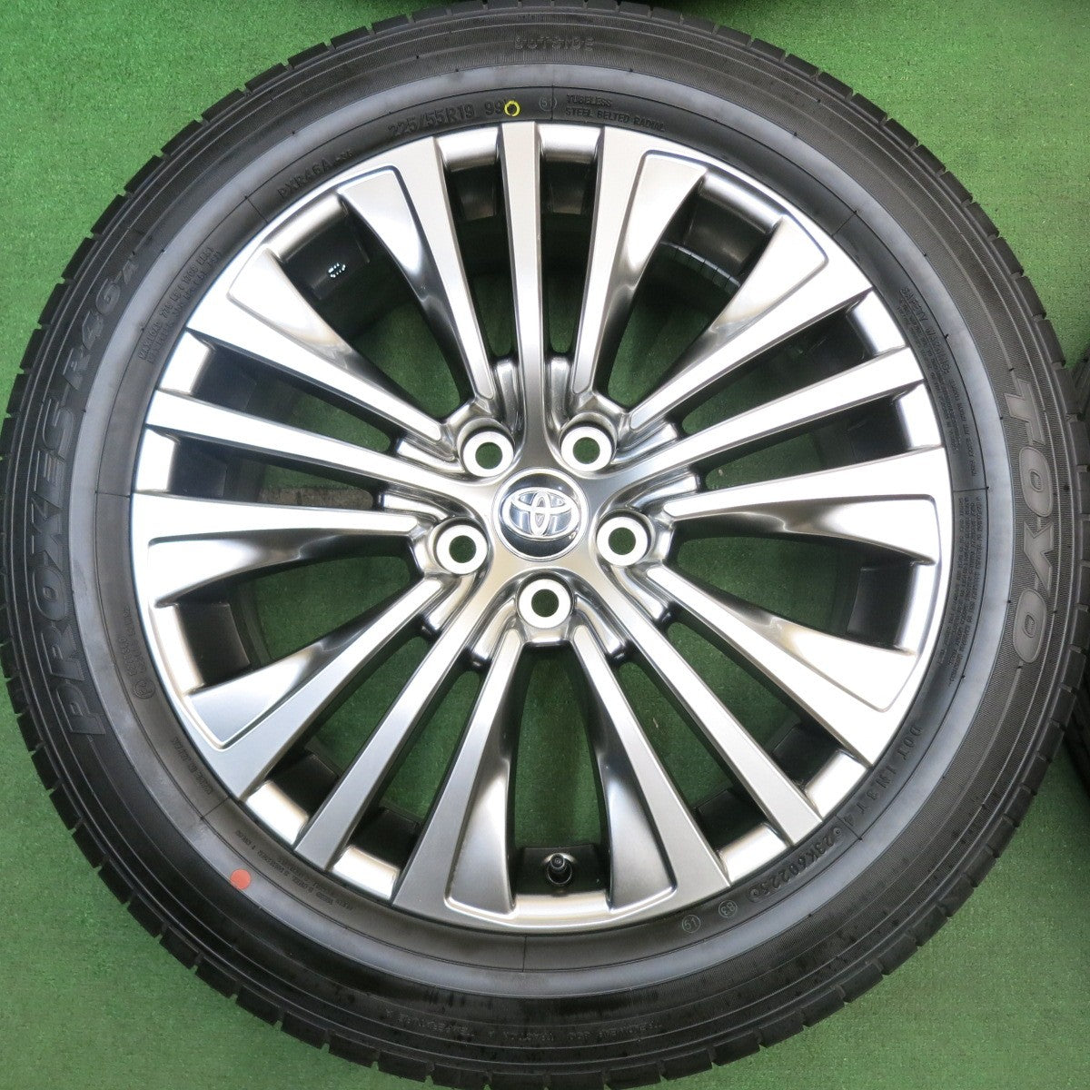 新車外し!25年★トヨタ 80系 ハリアー Zグレード 純正 225/55R19 トーヨー プロクセス R46A 19インチ PCD114.3/5H★5070105HAノ