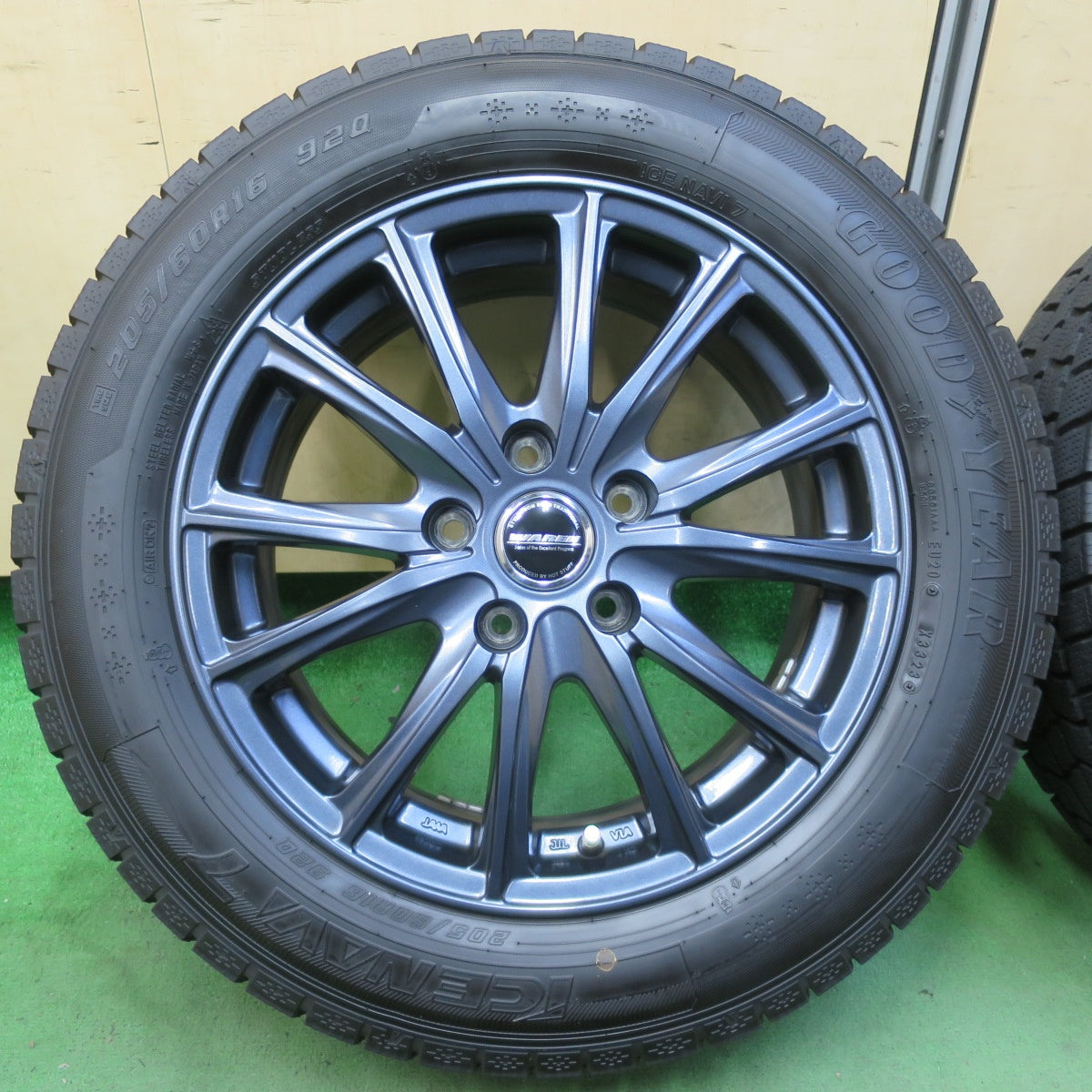 バリ溝!23年!キレイ!ほぼ10分★スタッドレス 205/60R16 グッドイヤー アイスナビ7 WAREN ヴァーレン 16インチ PCD114.3/5H★5072410イス