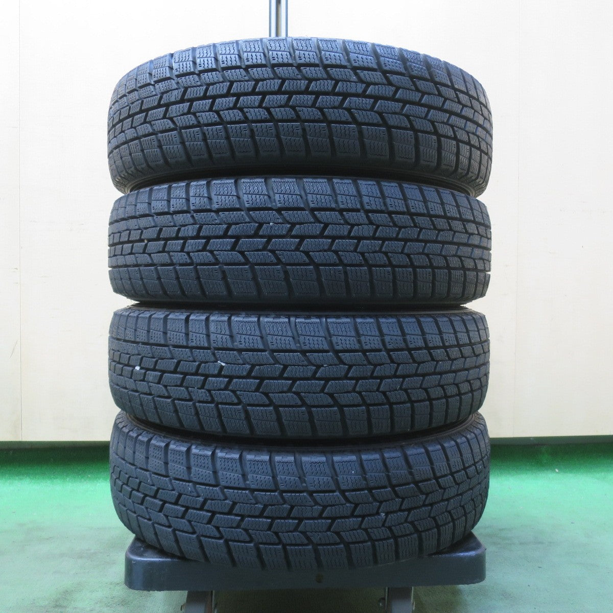ほぼ未使用!キレイ★スタッドレス 155/65R14 グッドイヤー アイスナビ6 SEIN SS ザイン 14インチ PCD100/4H★6051009イス