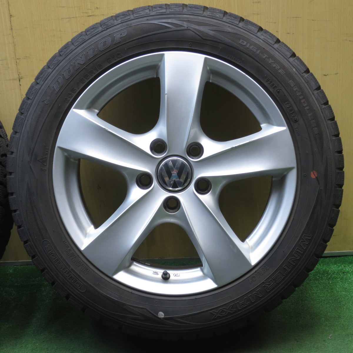 バリ溝!9.5分★ワーゲン 等 AGA TARGA Nebel 205/55R16 スタッドレス ダンロップ ウインターマックス WM01 16インチ ネーベル PCD112/5H★5091001NJス