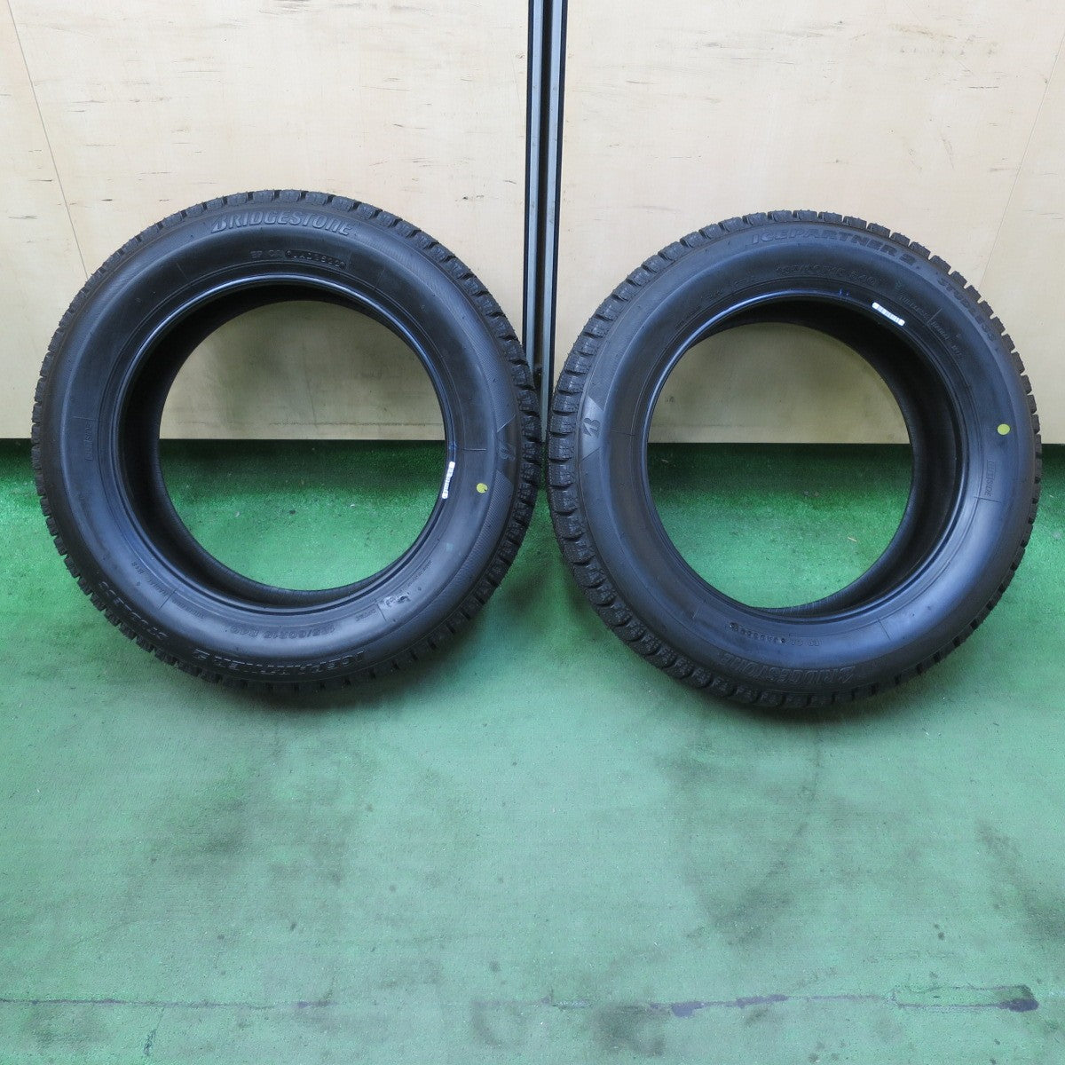 未使用!22年!2本★スタッドレス 185/60R15 ブリヂストン アイスパートナー2 タイヤ 15インチ ヤリス アクア スイフト シエンタ 等★5091106イスタ