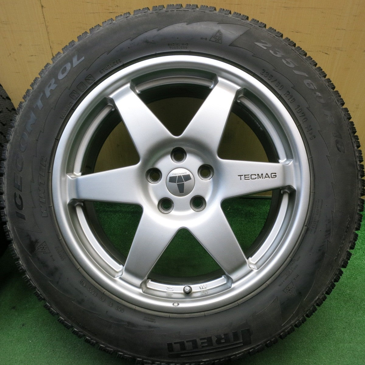 バリ溝!9分★ボルボ 等 TECMAG Type206R 235/60R18 スタッドレス ピレリ アイスコントロール 18インチ テクマグ PCD108/5H★5051203AKス