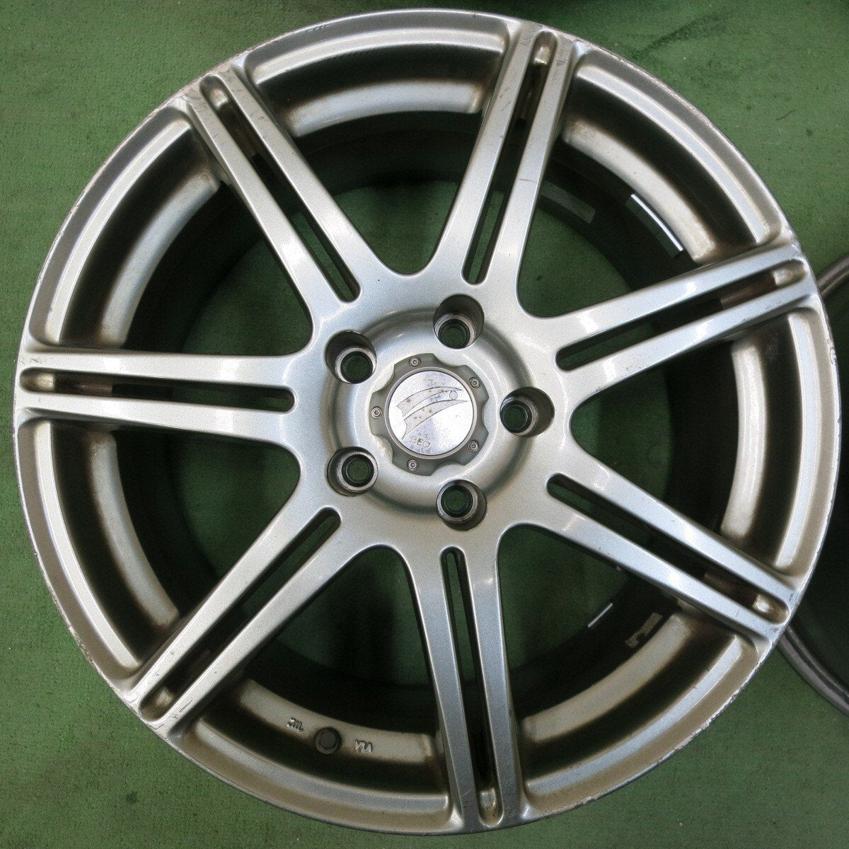 4本価格★BEO ホイール 17インチ ベオ 社外 アルミ 17×8JJ PCD114.3/5H★5021008SYホ
