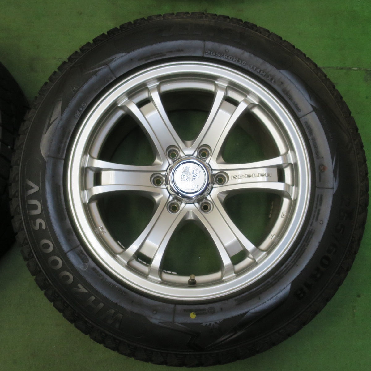 バリ溝!24年!キレイ!9.5分以上★KEELER 265/60R18 スタッドレス ジーテックス WH2000 SUV WEDS ADVENTURE キーラー 18インチ PCD139.7/6H★5092702イス
