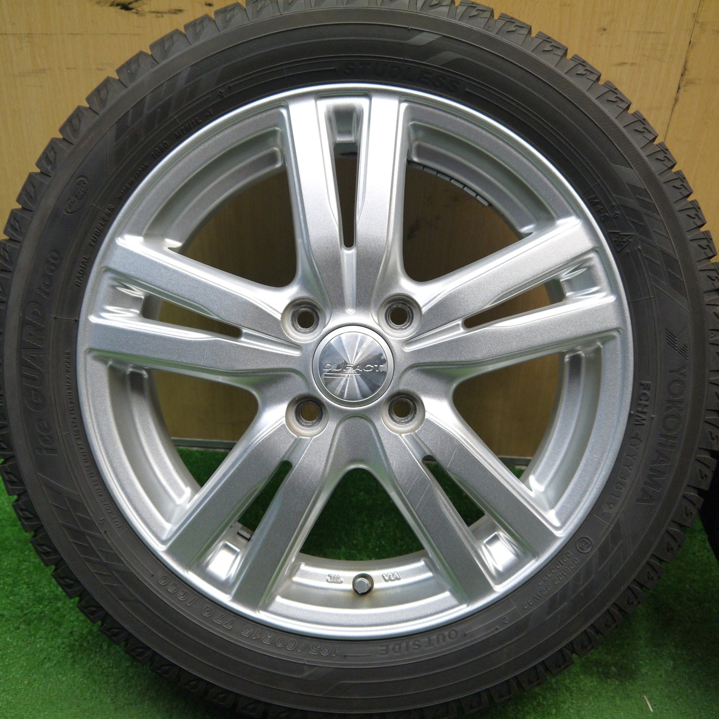 バリ溝!キレイ!9.5分★スタッドレス 165/60R15 ヨコハマ アイスガード iG60 DUFACT デュファクト 15インチ ハスラー 等 軽サイズ 軽自動車 PCD100/4H★5042506Hス