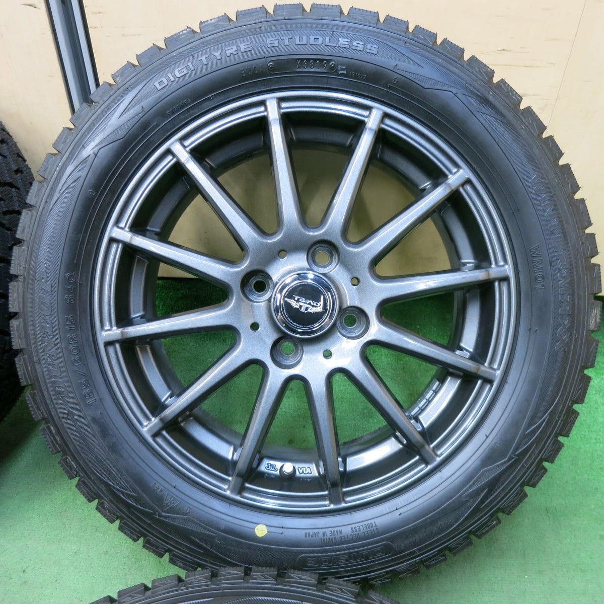 タイヤほぼ未使用!キレイ★スタッドレス 185/60R15 ダンロップ ウインターマックス WM01 TEAD テッド 15インチ PCD100/4H★5050207SYス